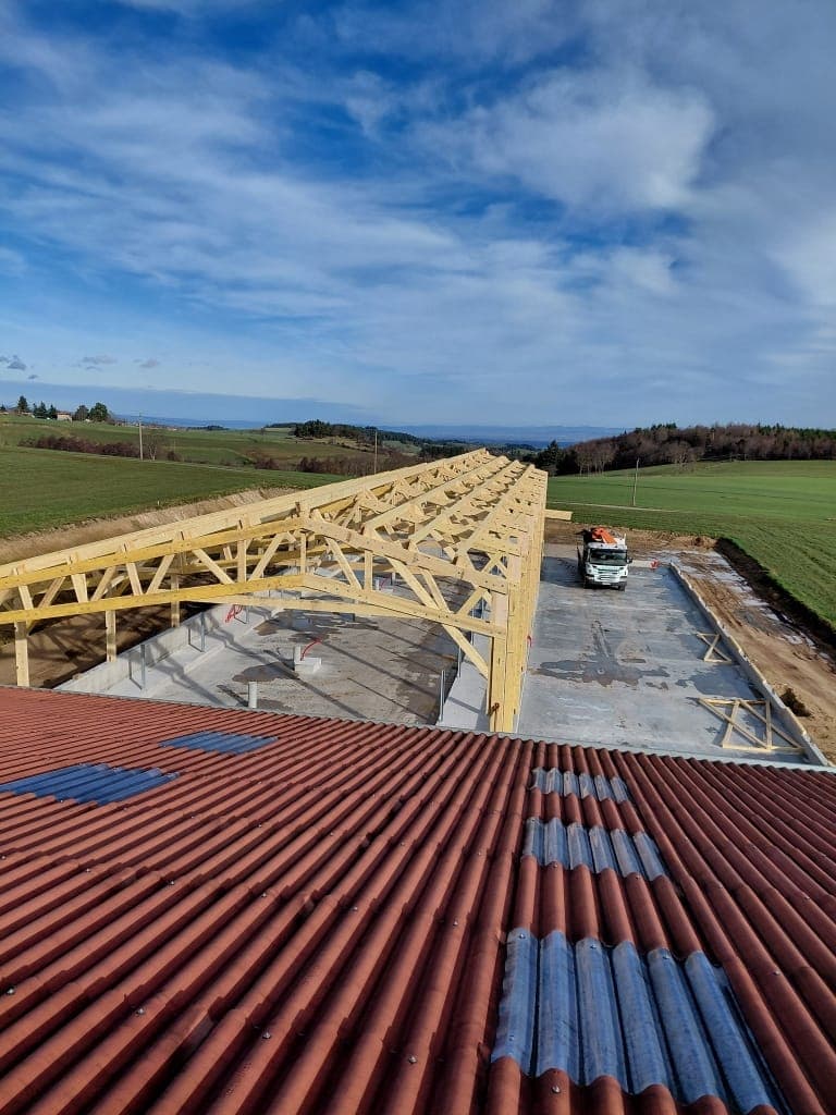 Fermes de charpente bois d'un bâtiment agricole
