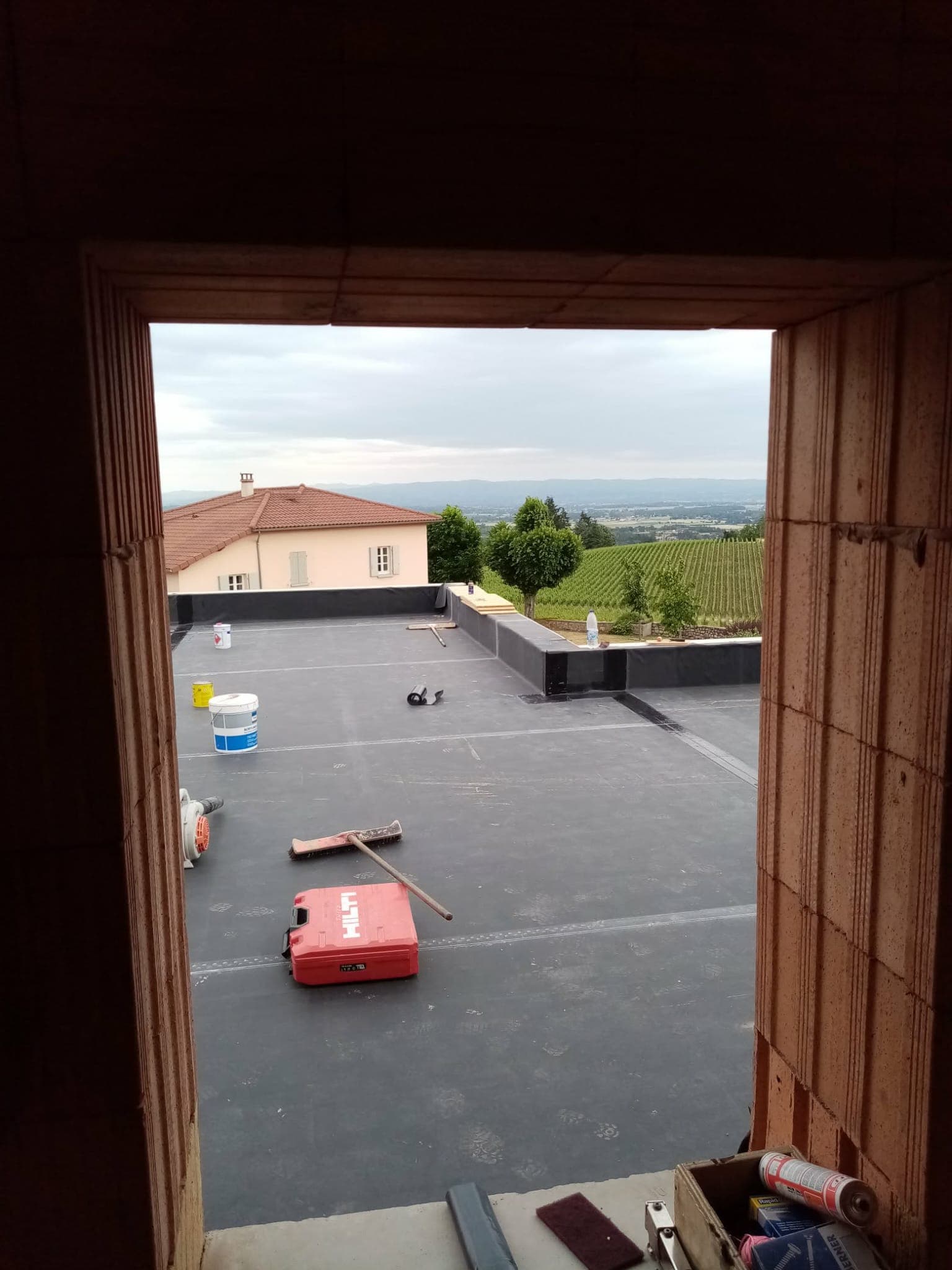 Étanchéité d'un toit plat, Domaine de Sérol
